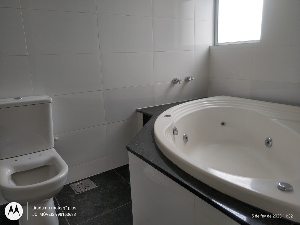 Apartamento à venda com 4 quartos, 240m² - Foto 1