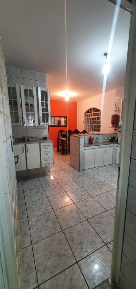 Casa à venda com 4 quartos, 220m² - Foto 14