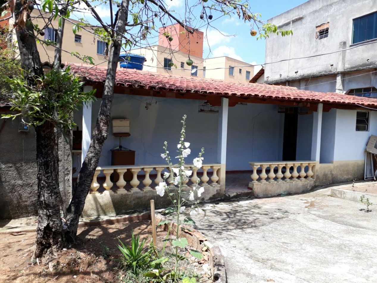 Casa à venda com 3 quartos, 380m² - Foto 14