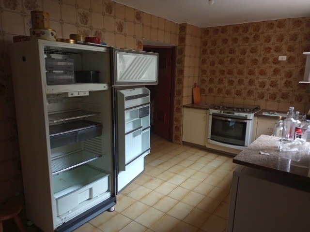 Apartamento à venda com 4 quartos, 180m² - Foto 2