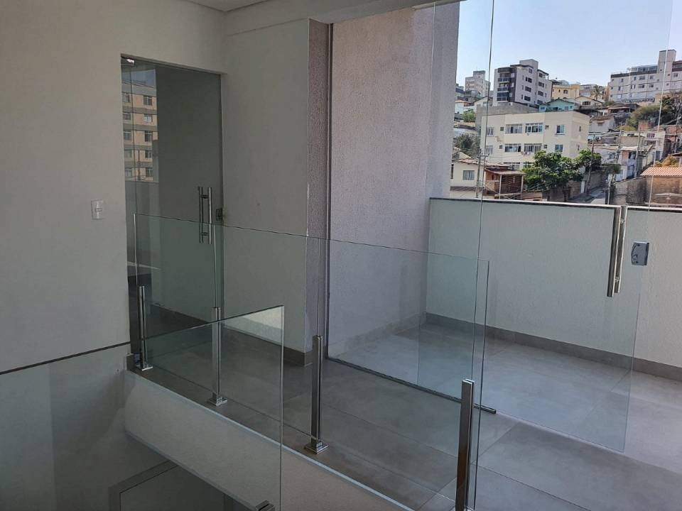 Casa à venda com 2 quartos, 211m² - Foto 2