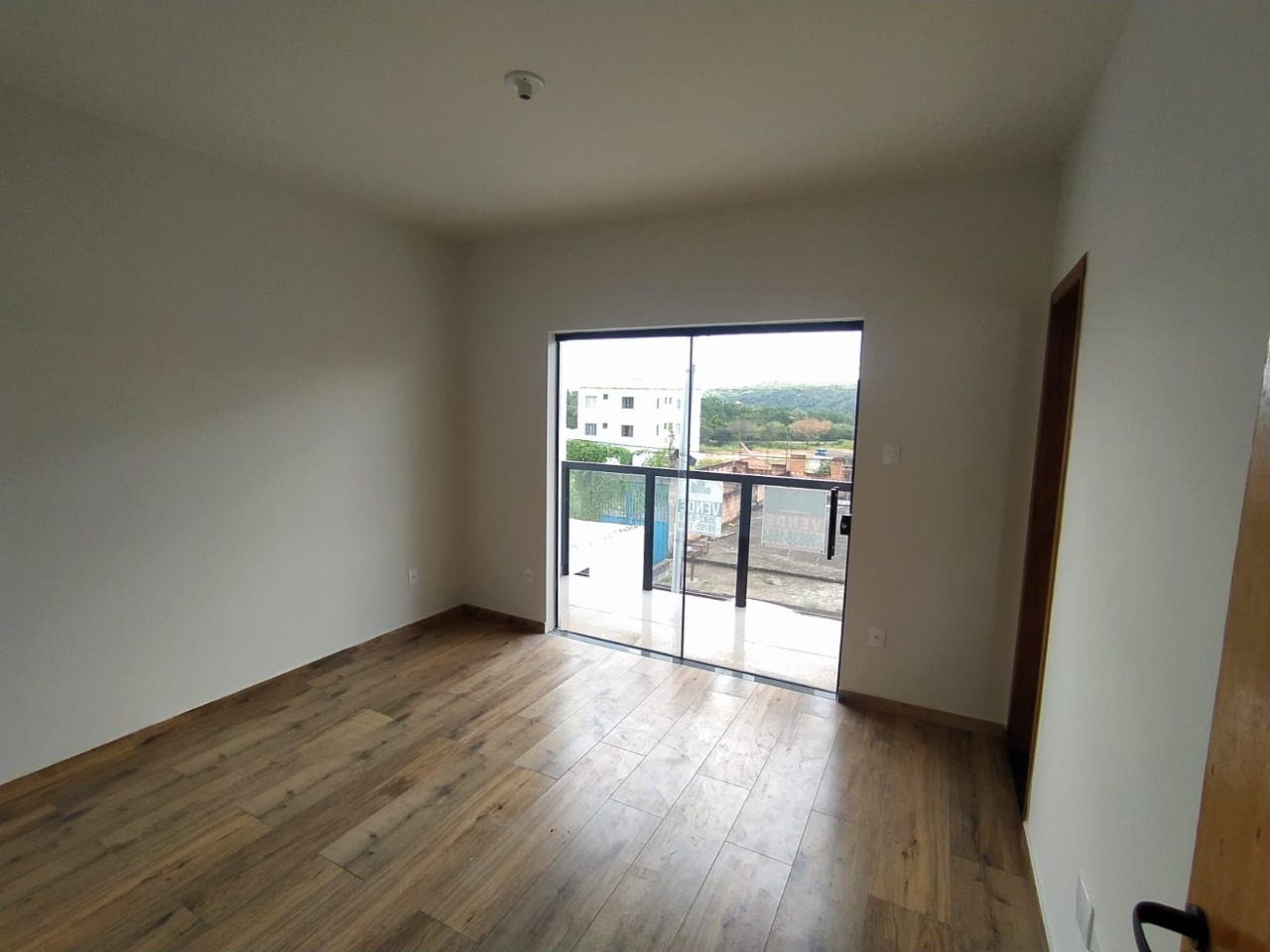 Casa à venda com 3 quartos, 99m² - Foto 4