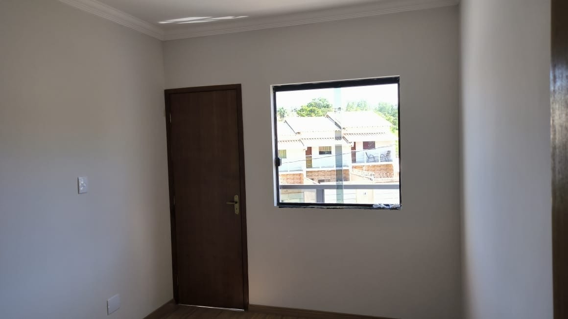 Casa à venda com 2 quartos, 72m² - Foto 4