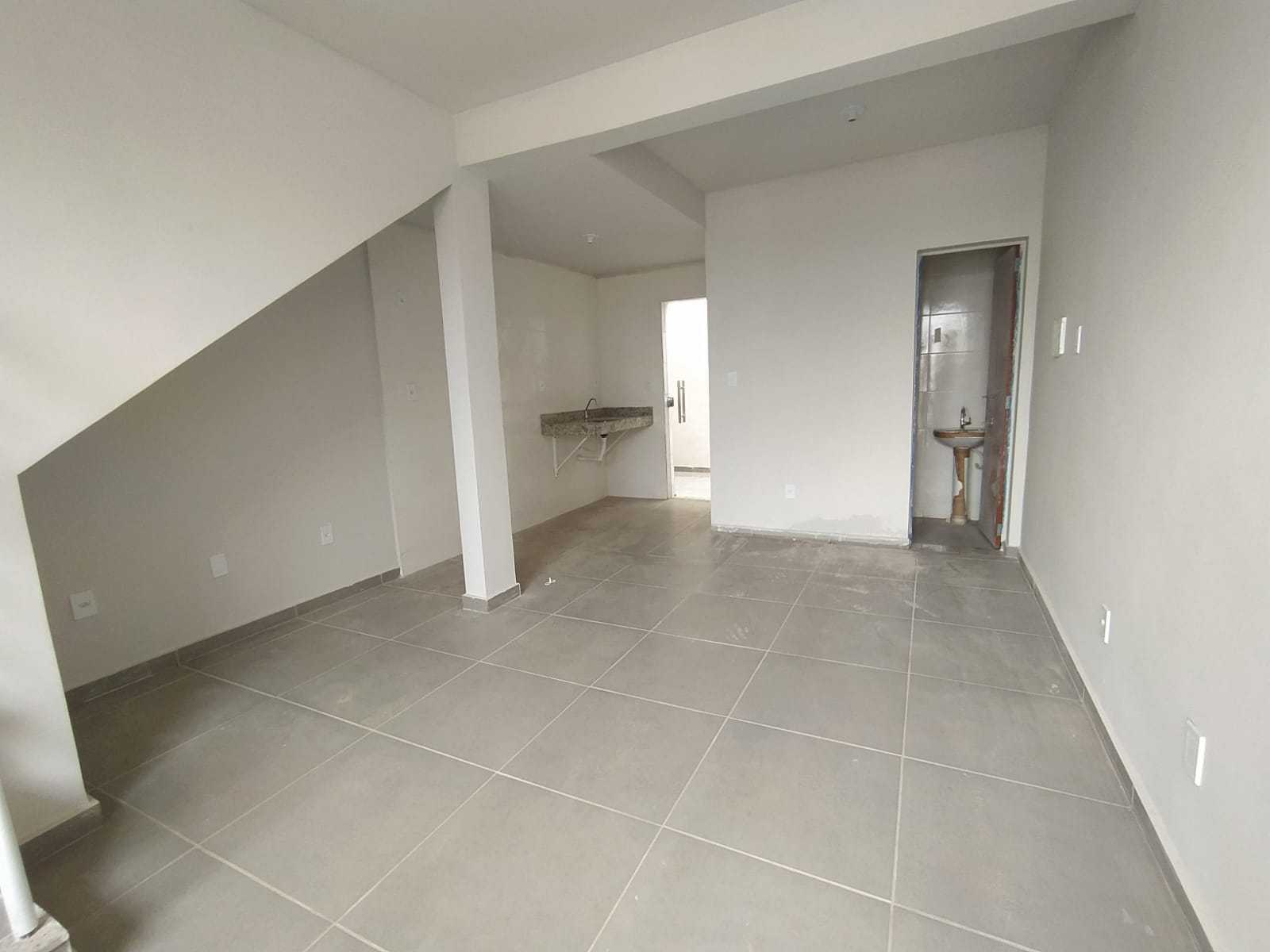 Casa à venda com 2 quartos, 60m² - Foto 2