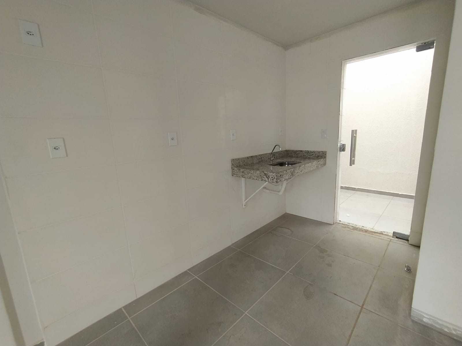 Casa à venda com 2 quartos, 60m² - Foto 15