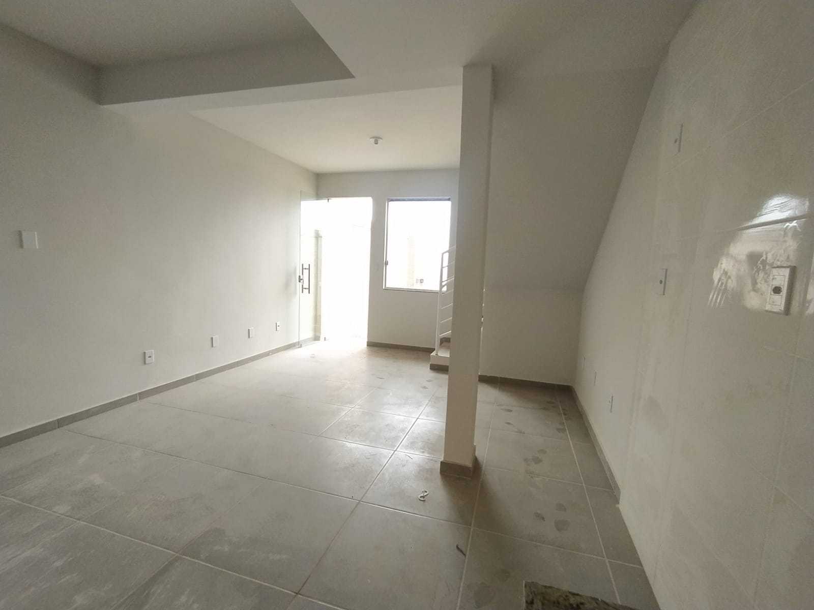 Casa à venda com 2 quartos, 60m² - Foto 4