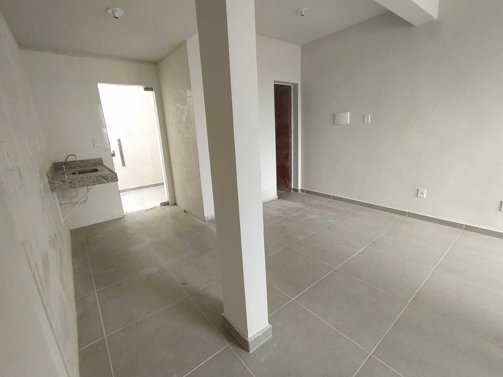 Casa à venda com 2 quartos, 60m² - Foto 3