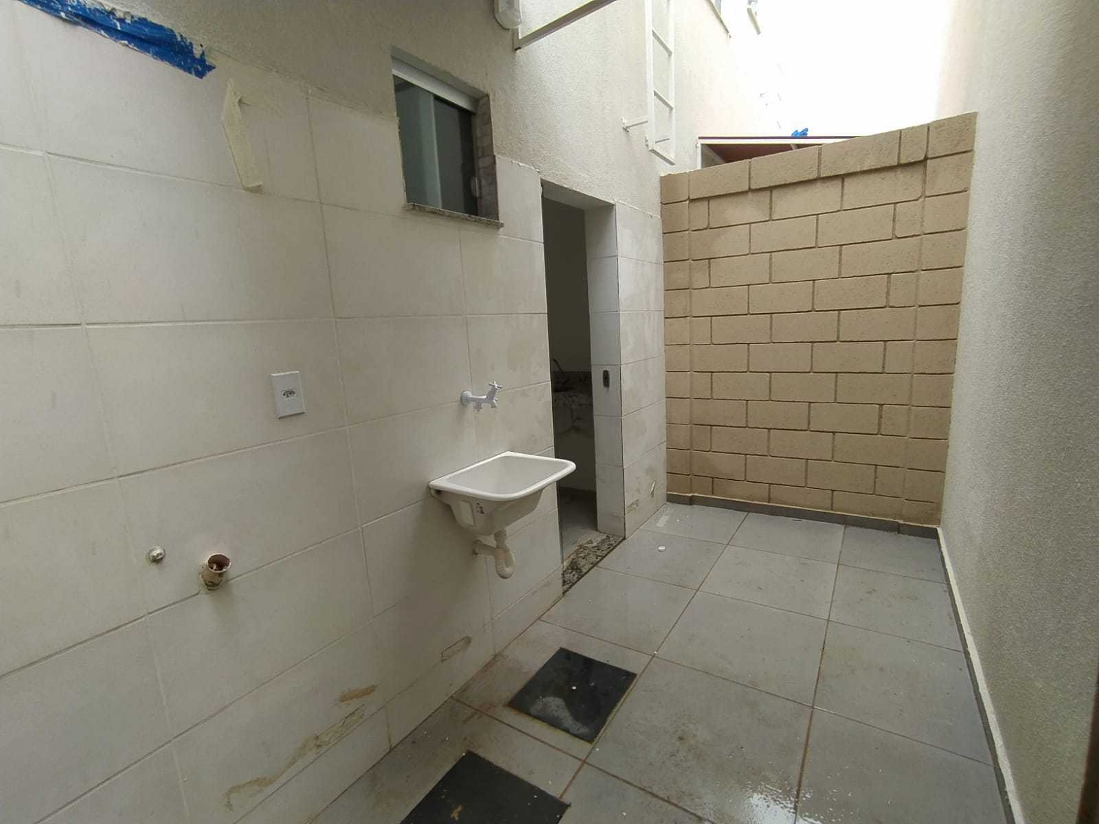 Casa à venda com 2 quartos, 60m² - Foto 9