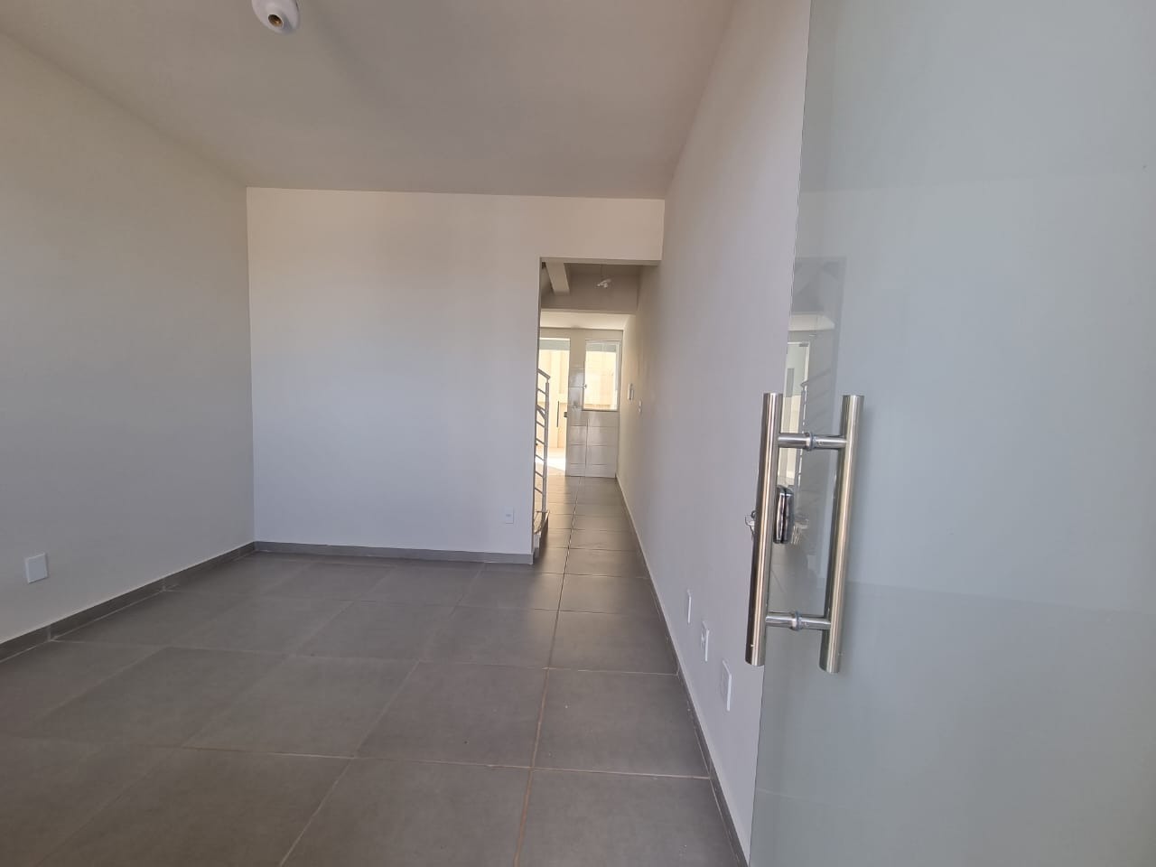 Casa à venda com 2 quartos, 60m² - Foto 13