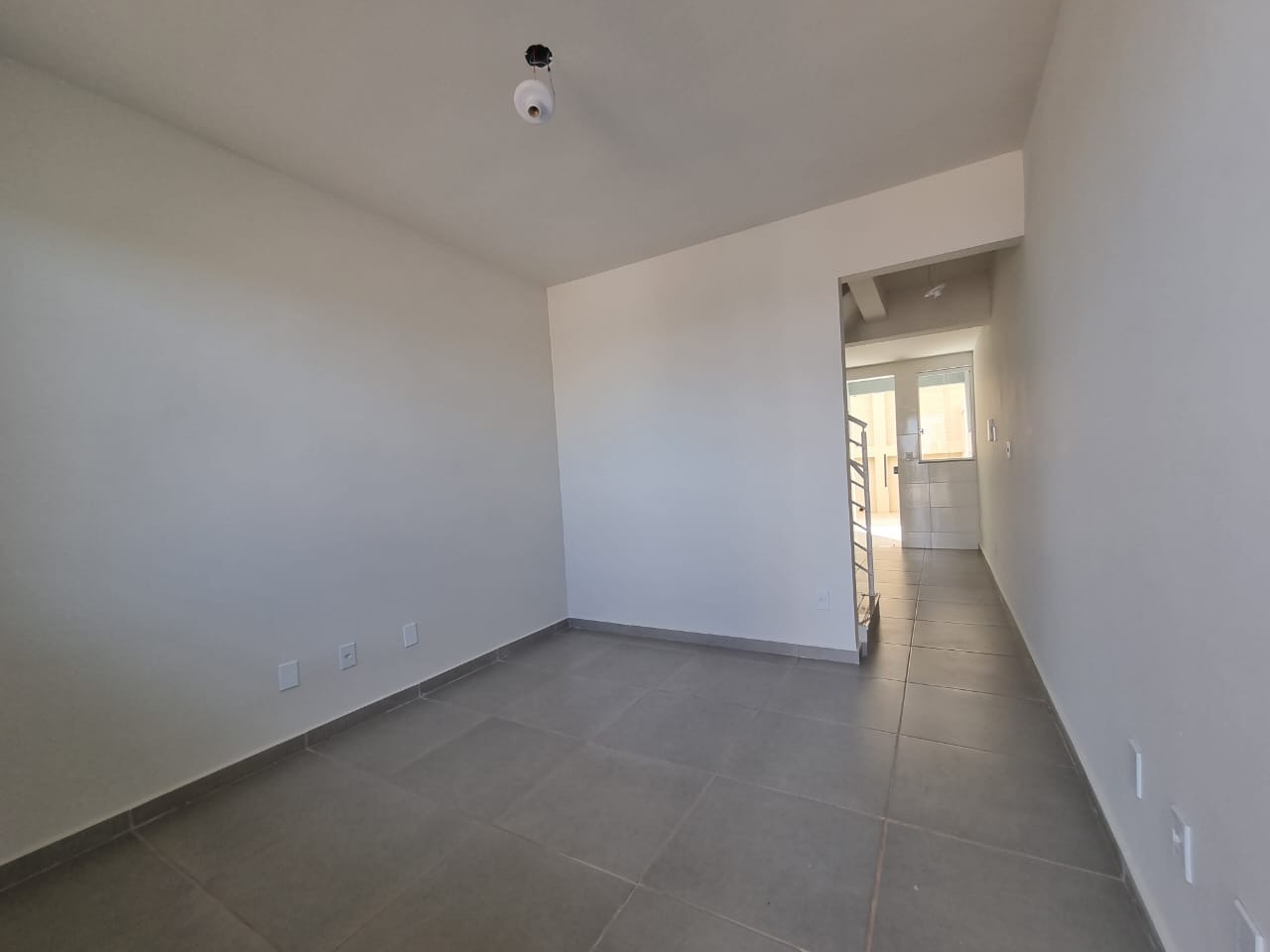 Casa à venda com 2 quartos, 60m² - Foto 14