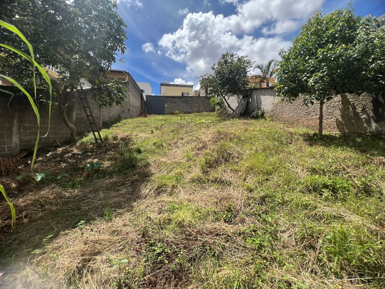 Terreno à venda, 360m² - Foto 1