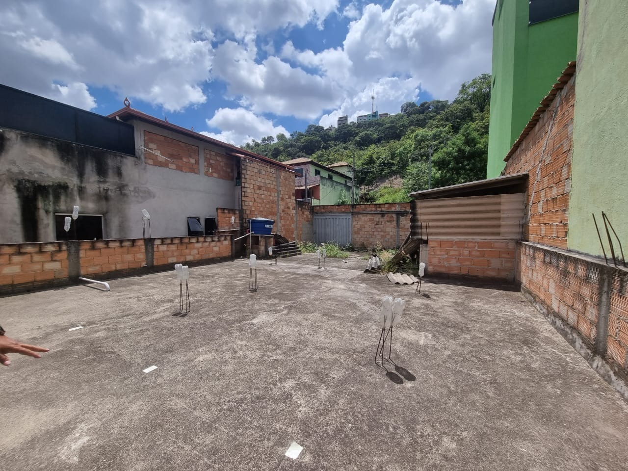 Casa à venda com 2 quartos, 200m² - Foto 14