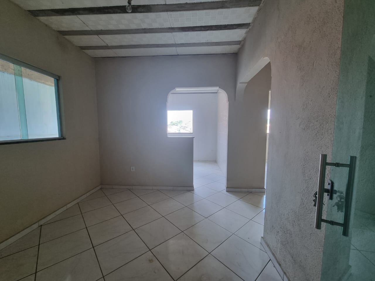 Casa à venda com 2 quartos, 200m² - Foto 3