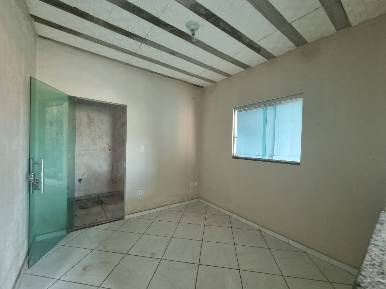 Casa à venda com 2 quartos, 200m² - Foto 4