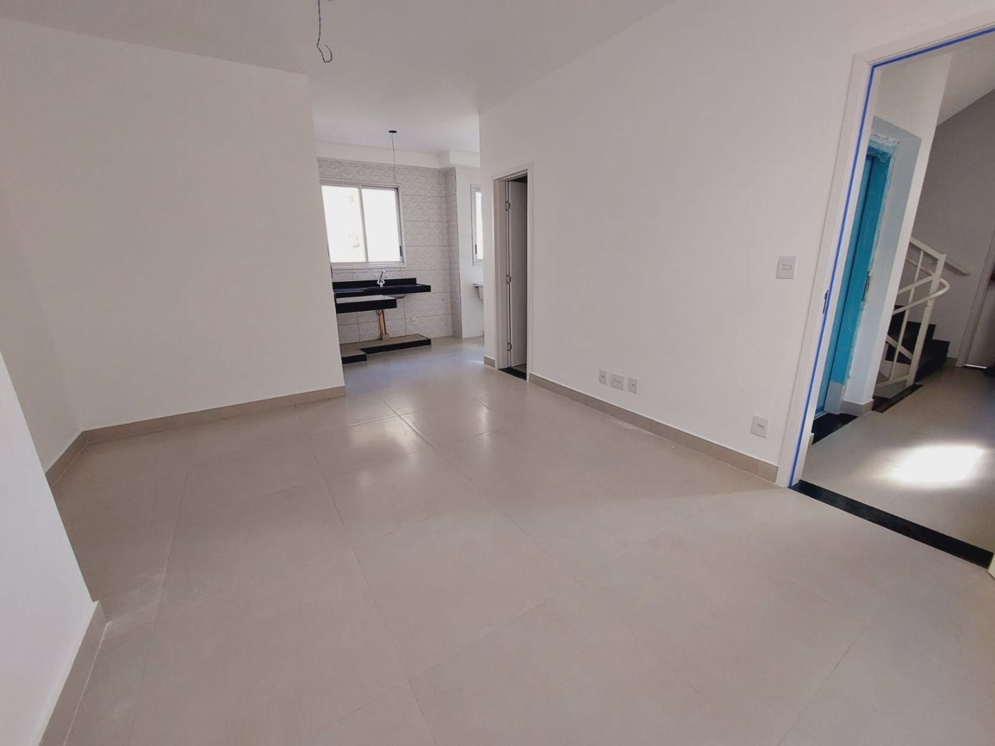 Apartamento à venda com 2 quartos, 360m² - Foto 3