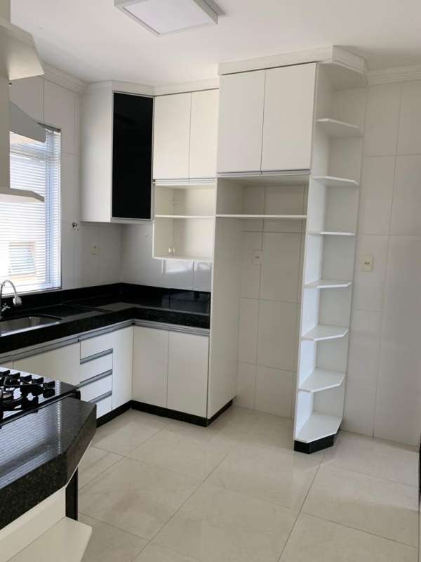 Cobertura à venda com 5 quartos, 90m² - Foto 4