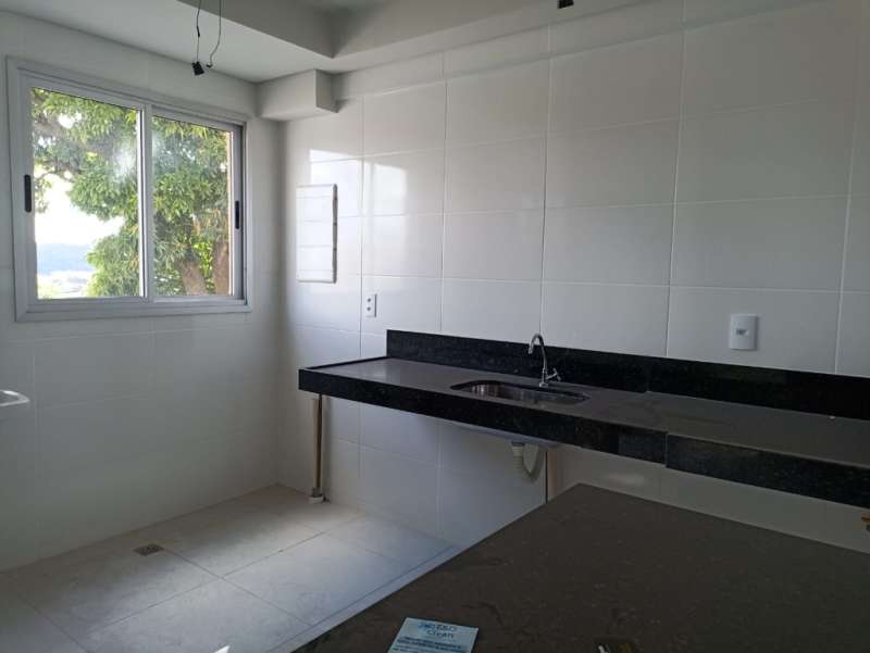 Apartamento à venda com 2 quartos, 60m² - Foto 1