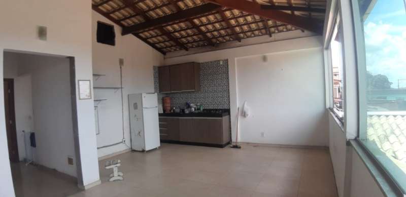 Casa à venda com 3 quartos, 360m² - Foto 2