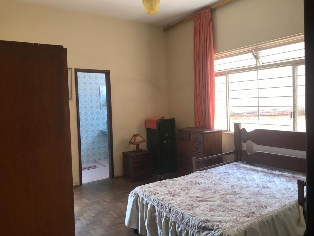 Casa à venda com 3 quartos, 269m² - Foto 17