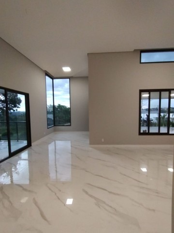 Casa de Condomínio à venda com 5 quartos, 296m² - Foto 2