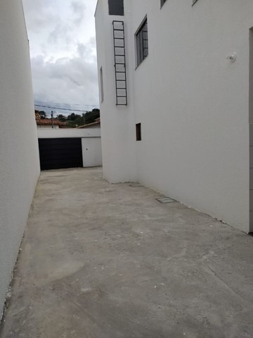 Casa à venda com 3 quartos, 194m² - Foto 3