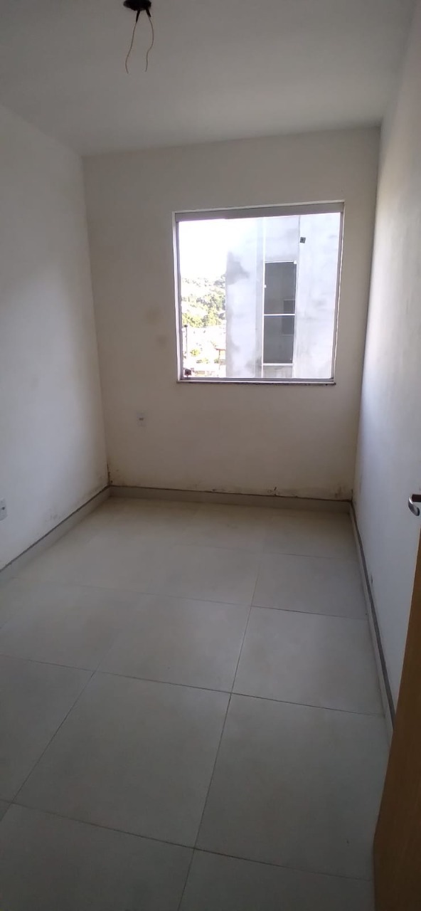 Casa à venda com 3 quartos, 70m² - Foto 2