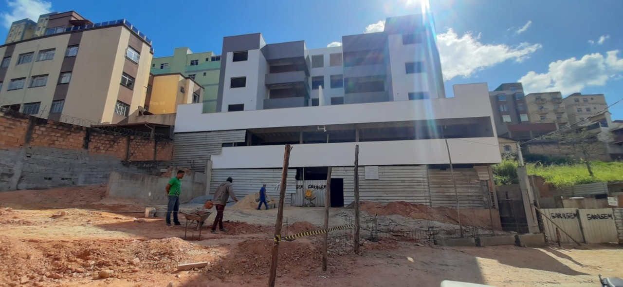 Cobertura à venda com 4 quartos, 258m² - Foto 2