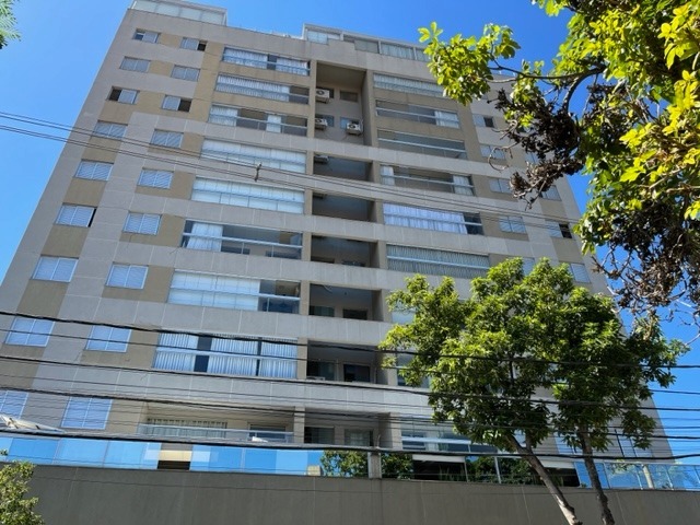 Apartamento à venda com 3 quartos, 228m² - Foto 2