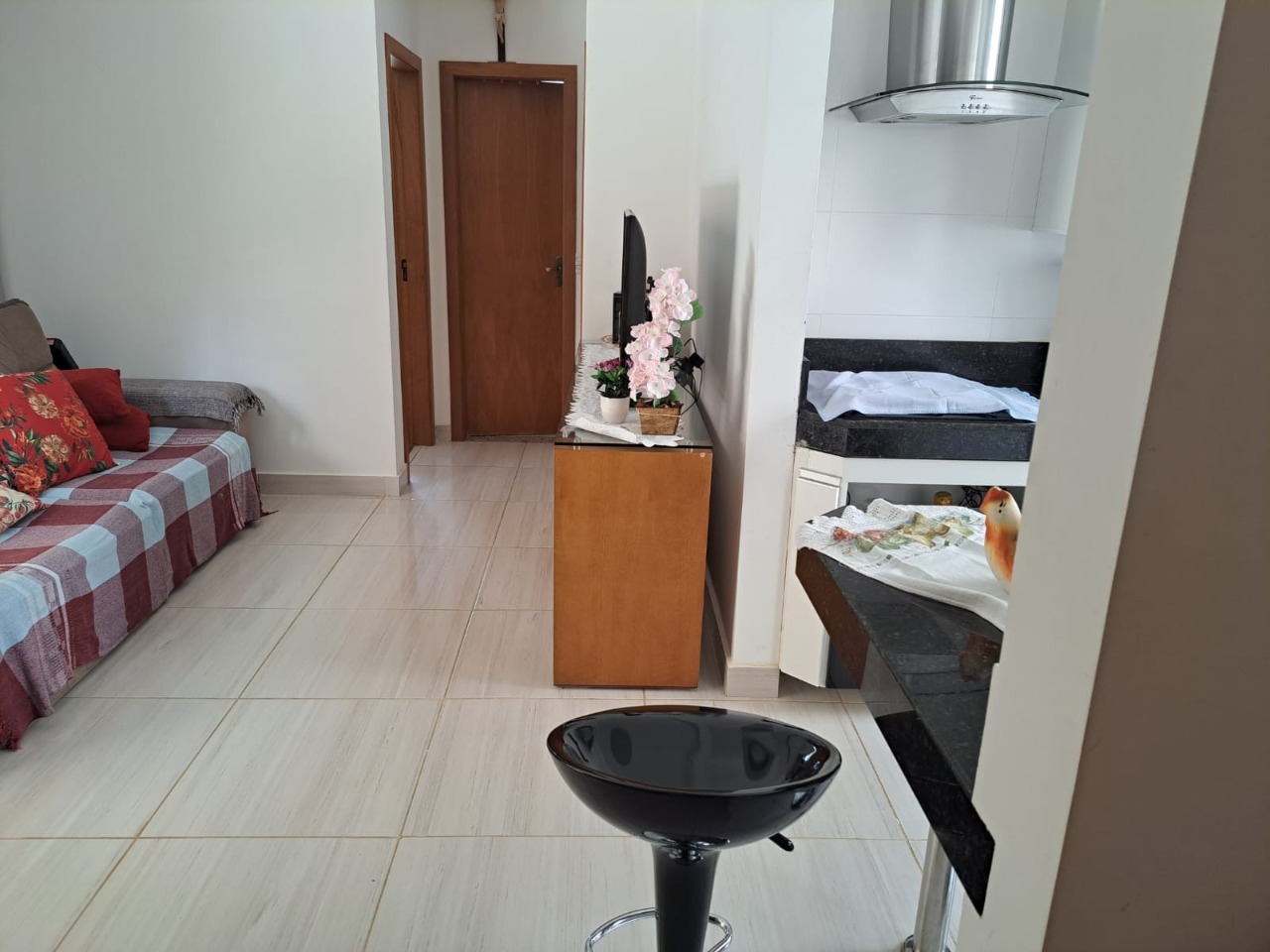 Apartamento à venda com 2 quartos, 64m² - Foto 2