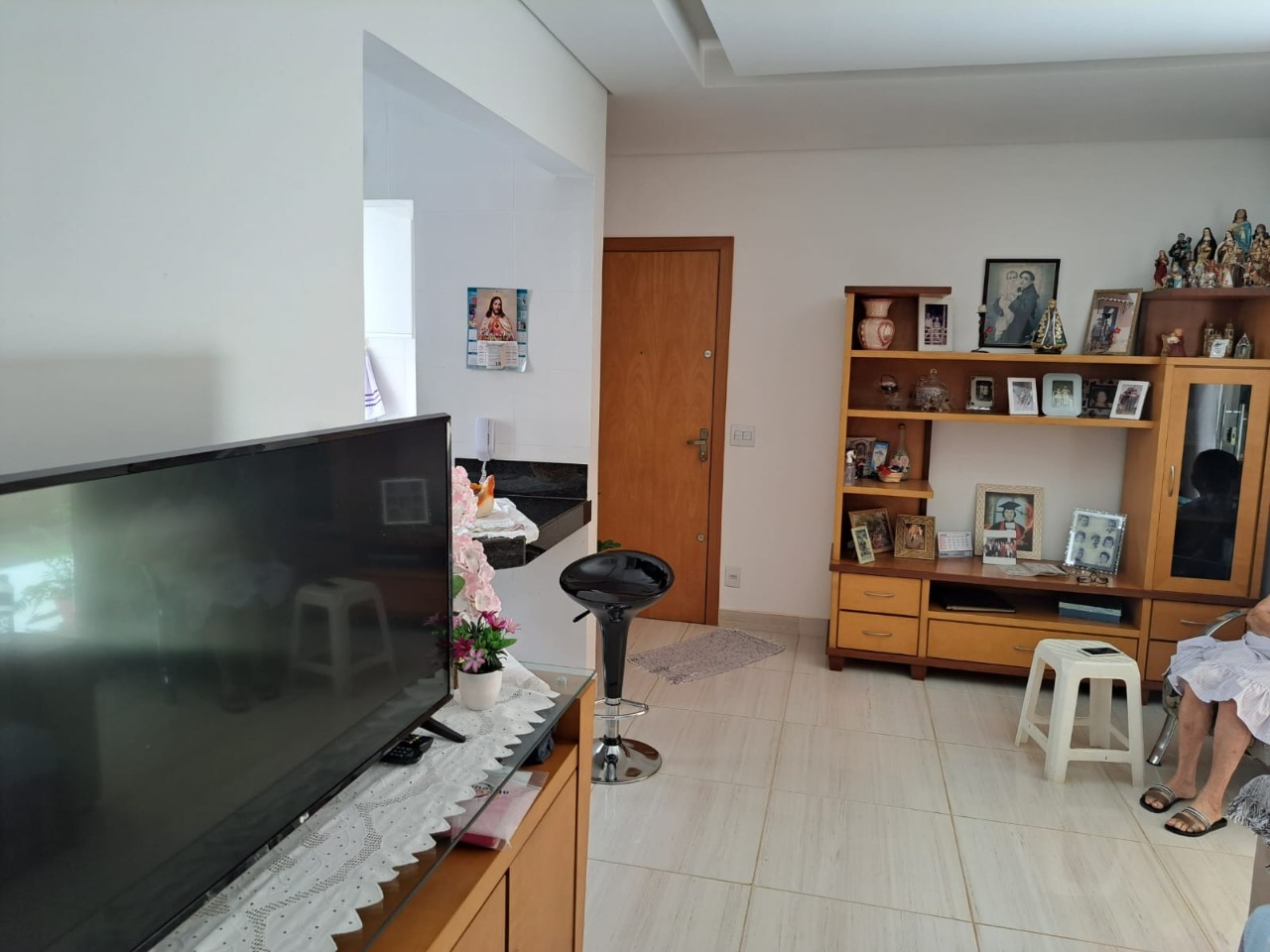 Apartamento à venda com 2 quartos, 64m² - Foto 4