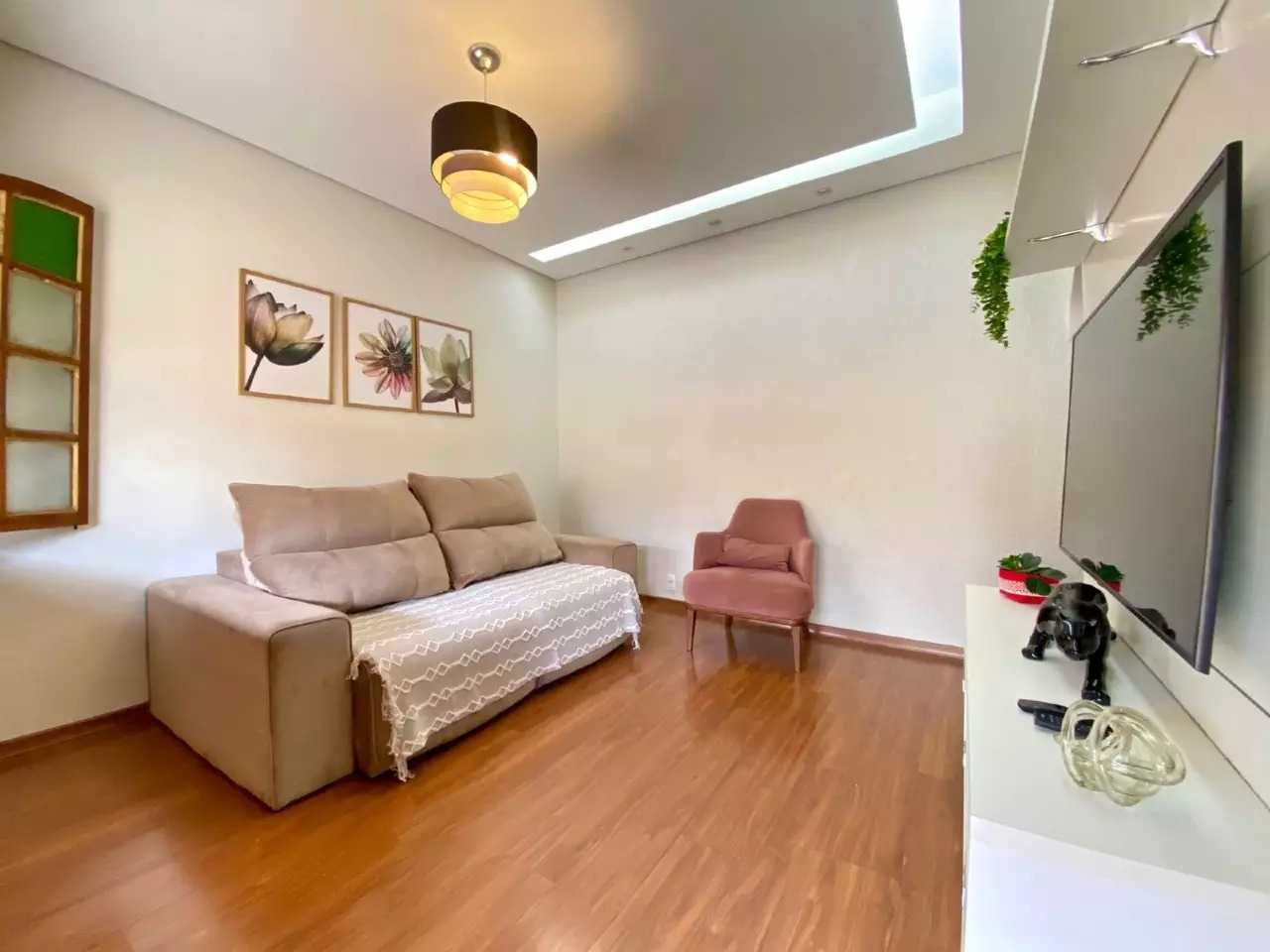 Casa à venda com 4 quartos, 360m² - Foto 2