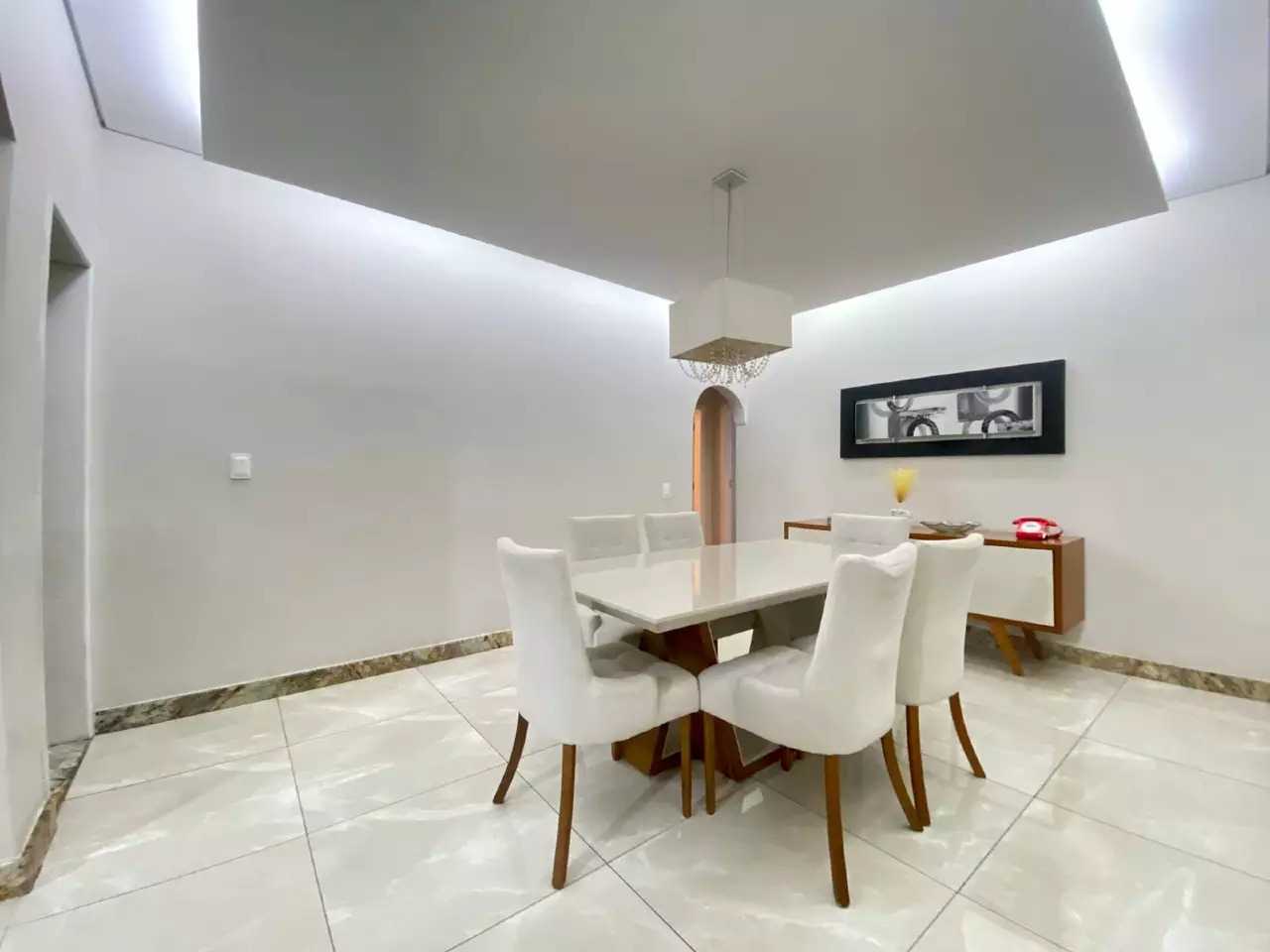 Casa à venda com 4 quartos, 360m² - Foto 4