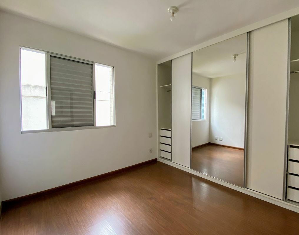 Apartamento à venda com 3 quartos, 73m² - Foto 4