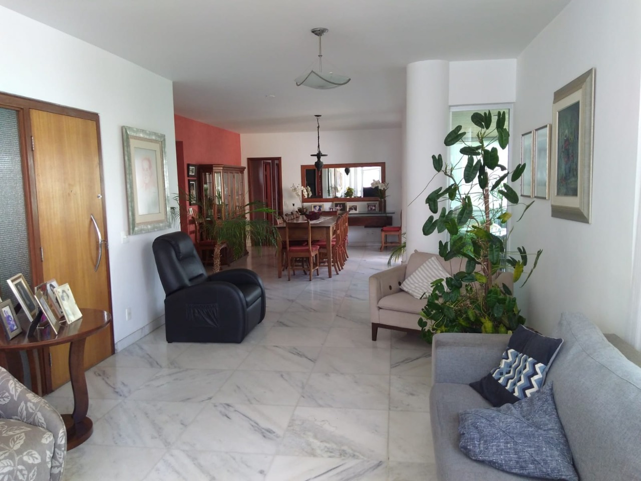 Apartamento à venda com 4 quartos, 188m² - Foto 1