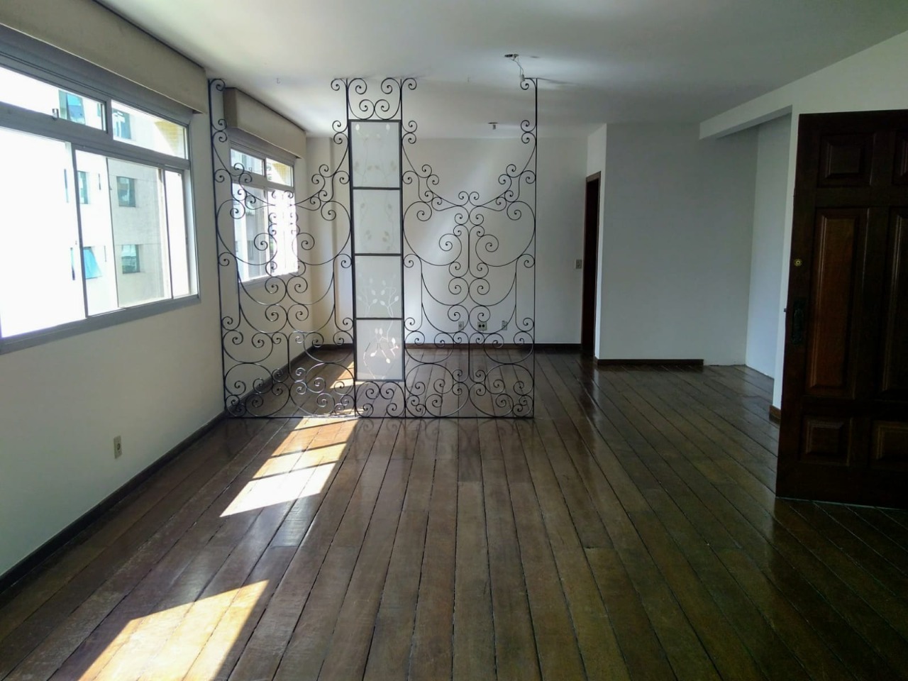 Apartamento à venda com 4 quartos, 171m² - Foto 2