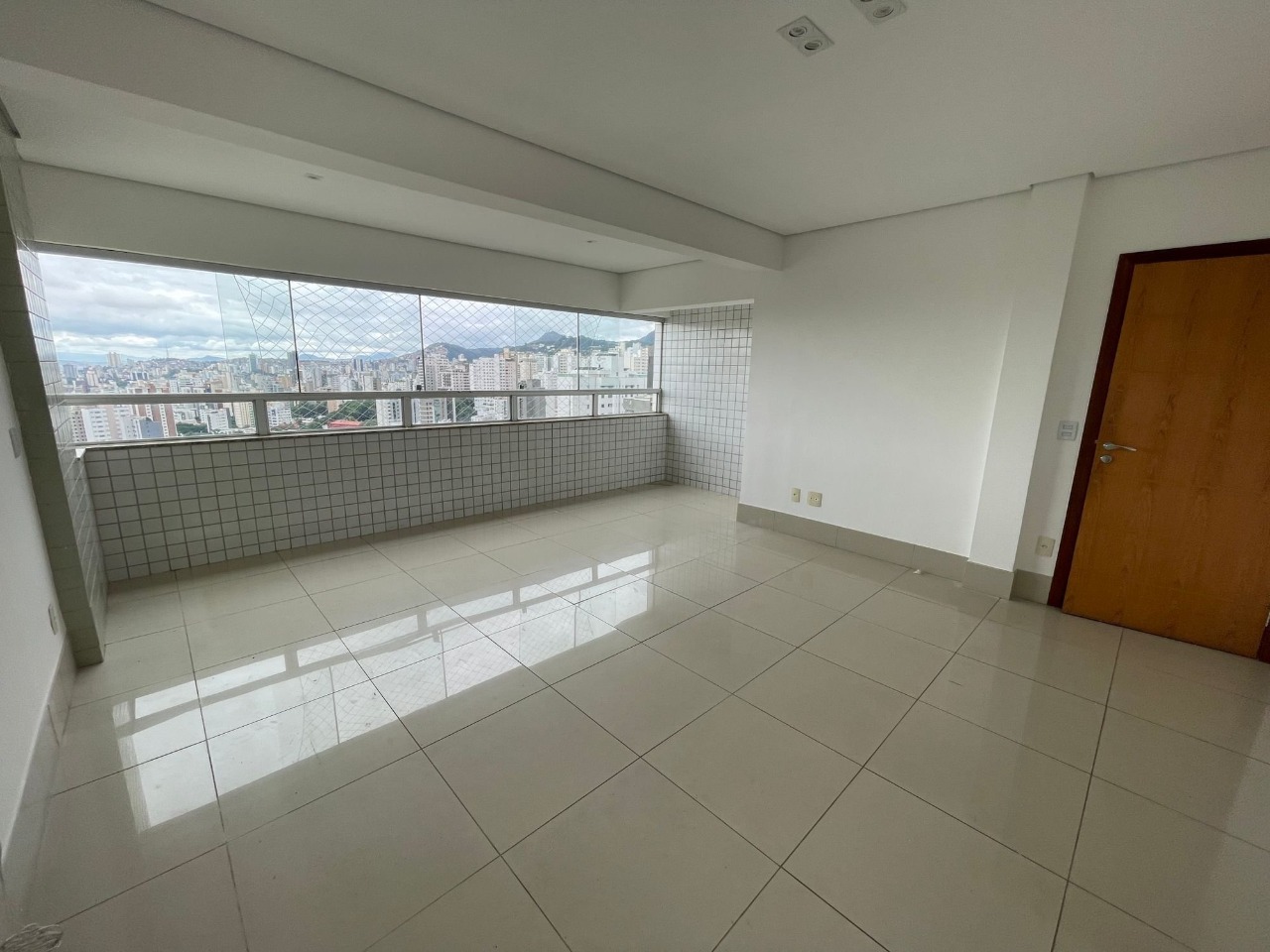 Apartamento à venda com 4 quartos, 120m² - Foto 2