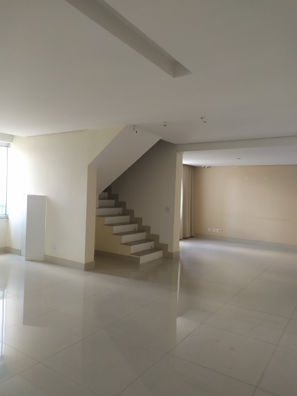 Cobertura à venda com 4 quartos, 326m² - Foto 3