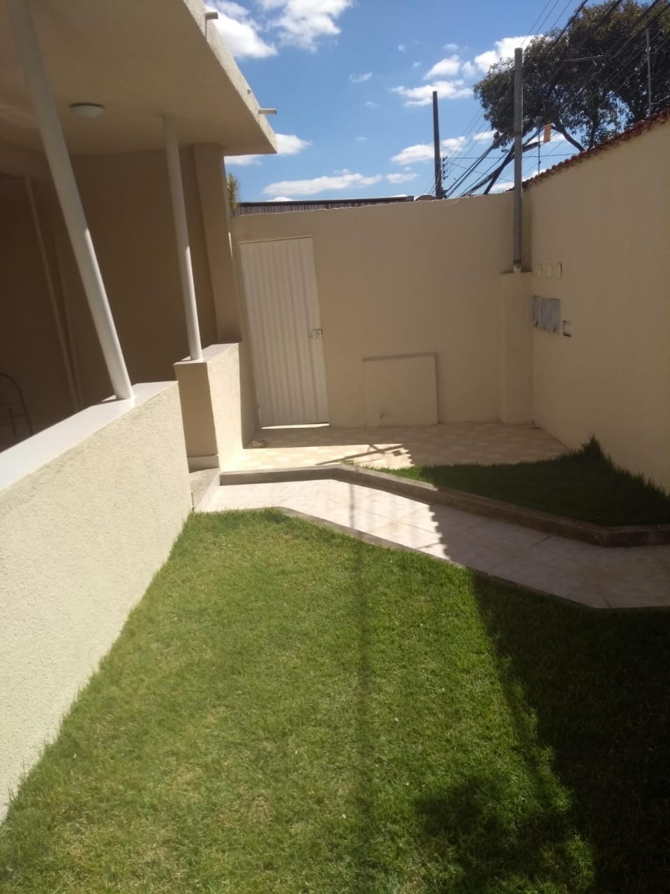 Casa à venda com 2 quartos, 140m² - Foto 1