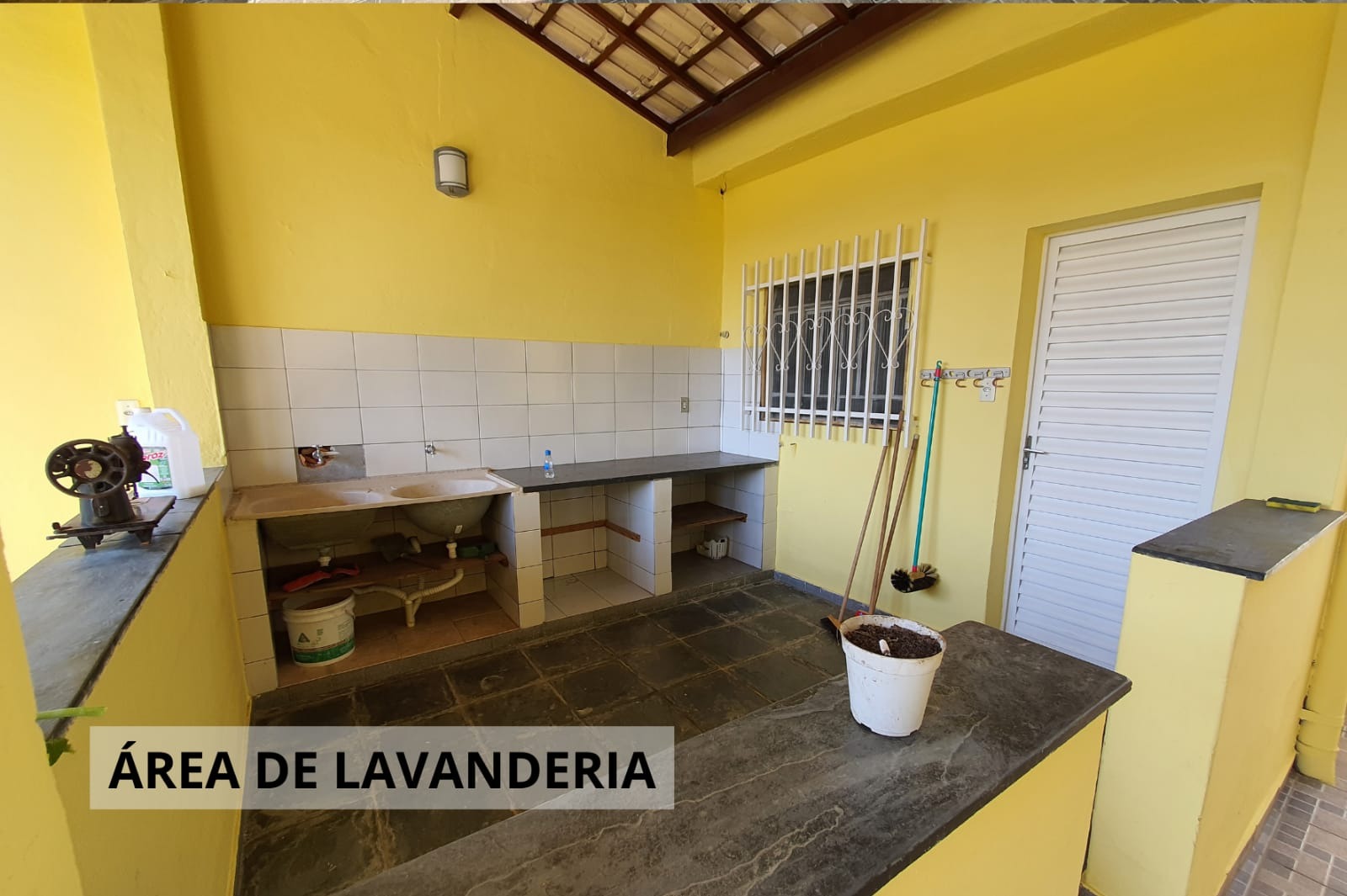 Casa à venda com 3 quartos, 90m² - Foto 15