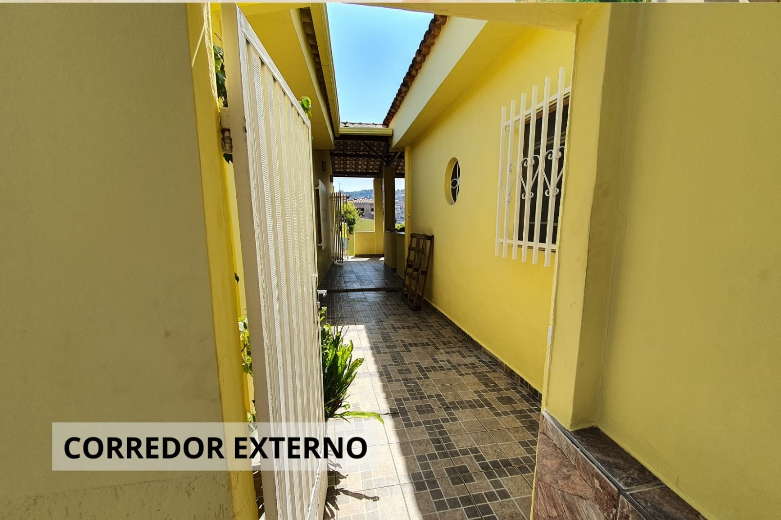 Casa à venda com 3 quartos, 90m² - Foto 14