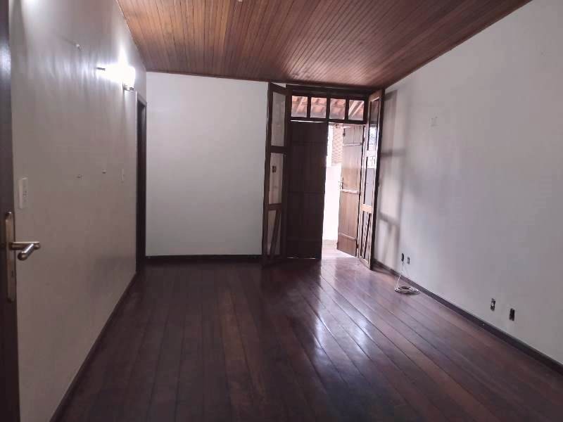 Casa à venda com 4 quartos, 36m² - Foto 3