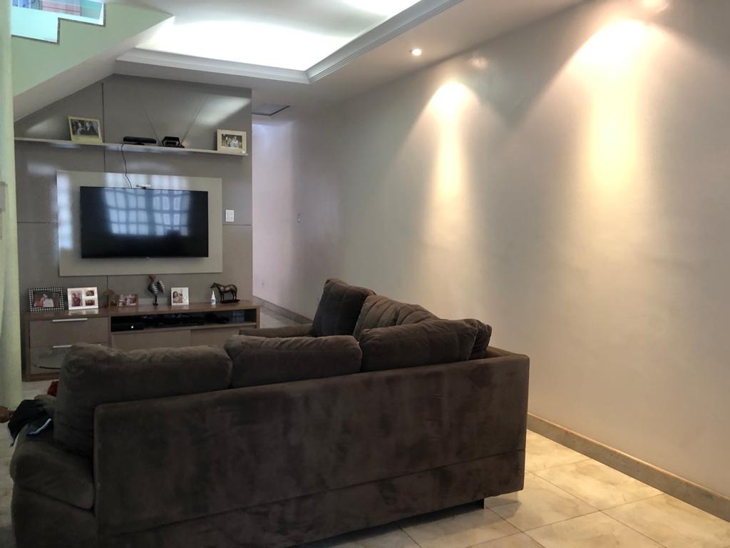 Casa à venda com 3 quartos, 180m² - Foto 17