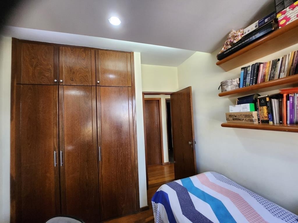 Apartamento à venda com 4 quartos, 137m² - Foto 8