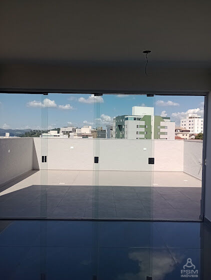 Apartamento à venda com 3 quartos, 145m² - Foto 1