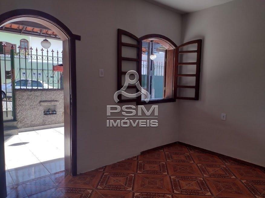 Casa à venda com 4 quartos, 261m² - Foto 2