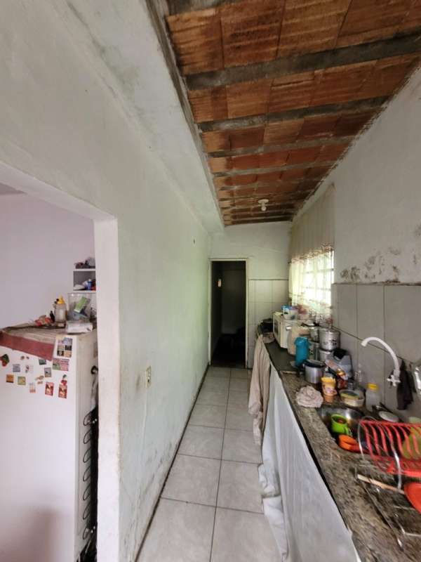 Casa à venda com 2 quartos, 128m² - Foto 1