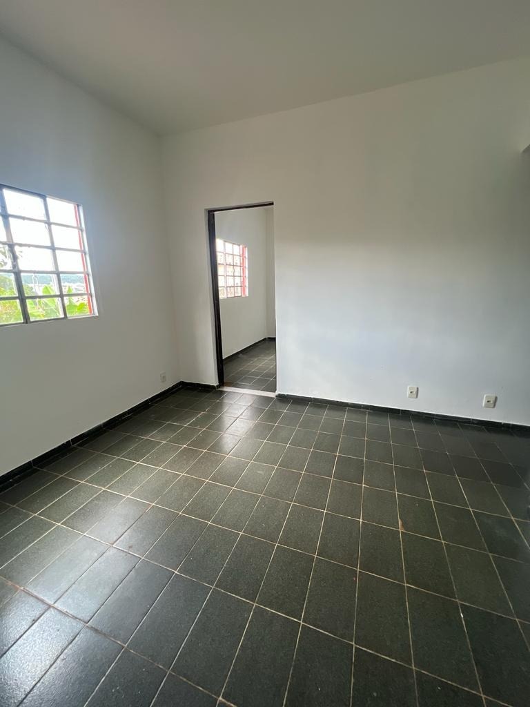 Casa à venda com 3 quartos, 360m² - Foto 8