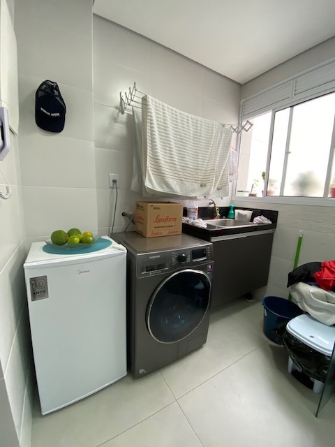 Apartamento à venda com 3 quartos, 93m² - Foto 4