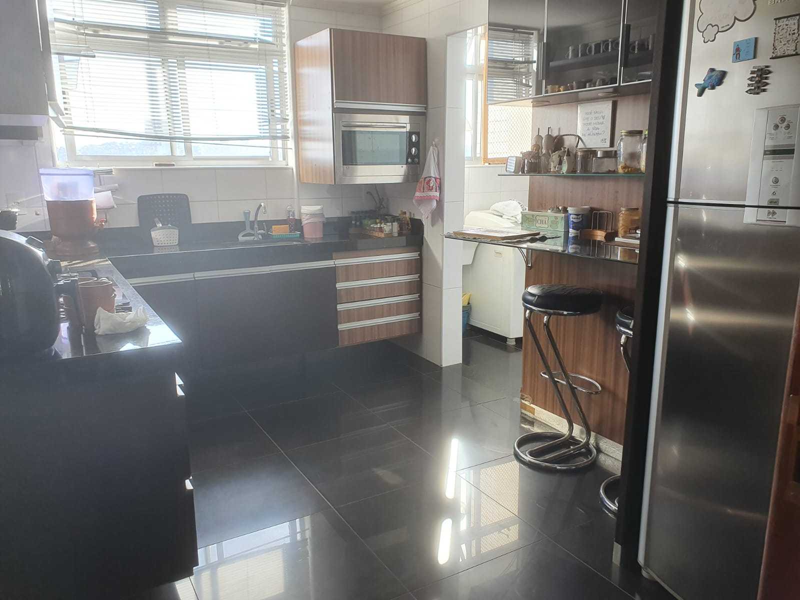 Apartamento à venda com 4 quartos, 134m² - Foto 18