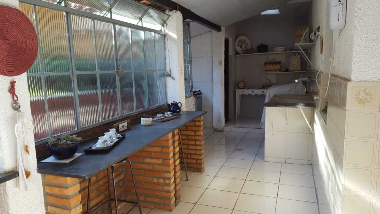 Casa à venda com 3 quartos, 239m² - Foto 9